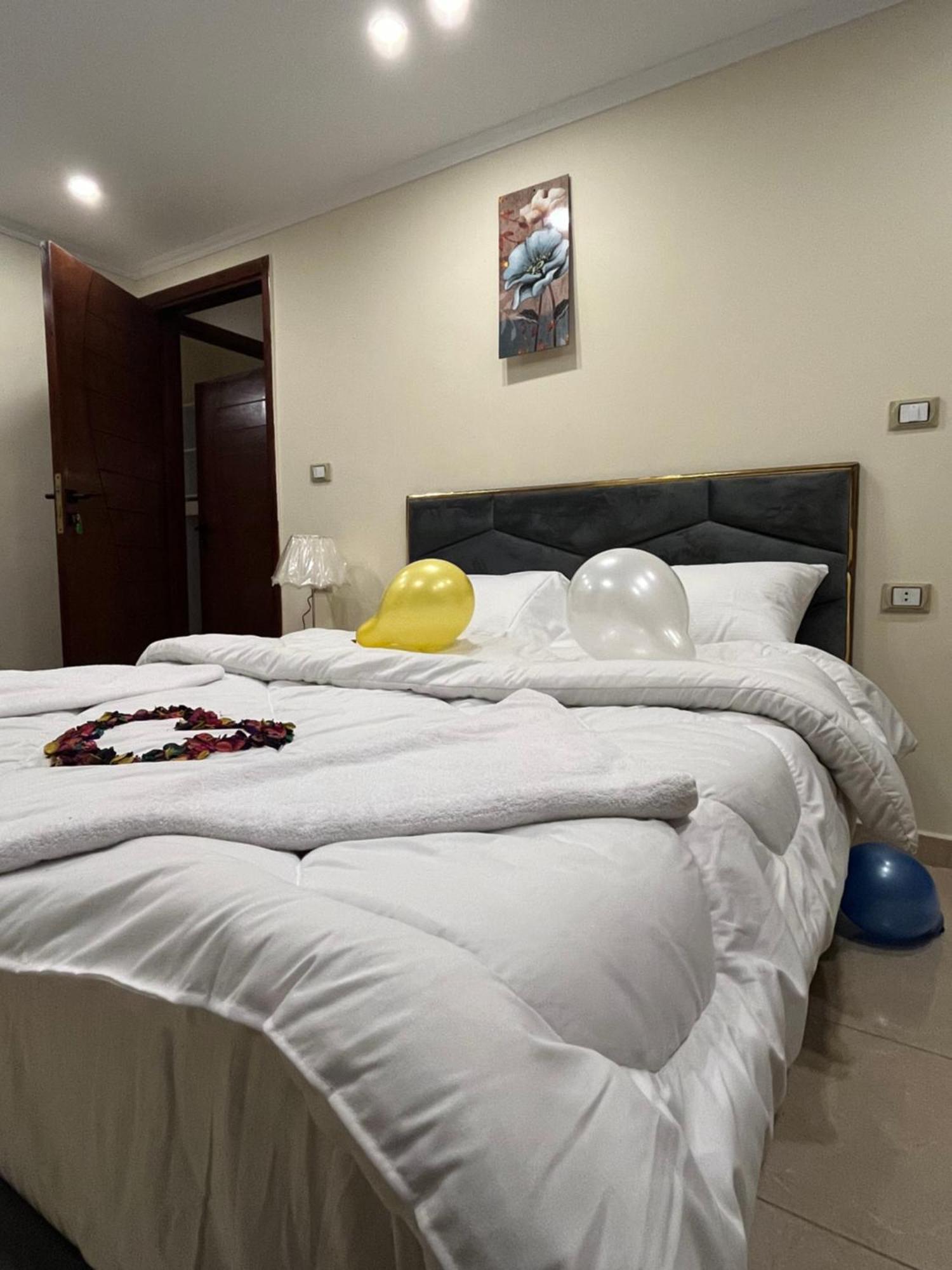 Pyramids Pride Inn Kafrat al Jabal Luaran gambar