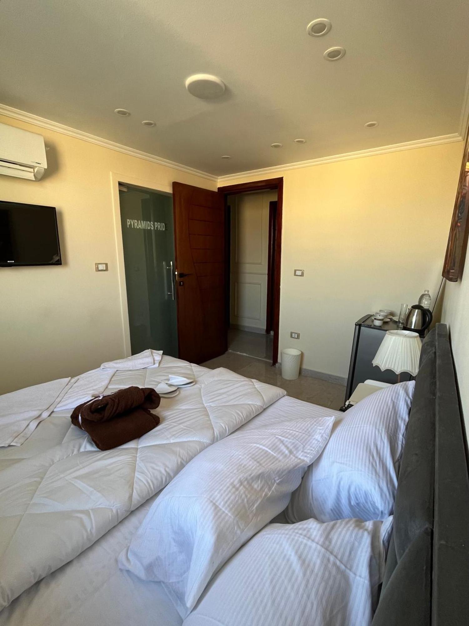 Pyramids Pride Inn Kafrat al Jabal Luaran gambar